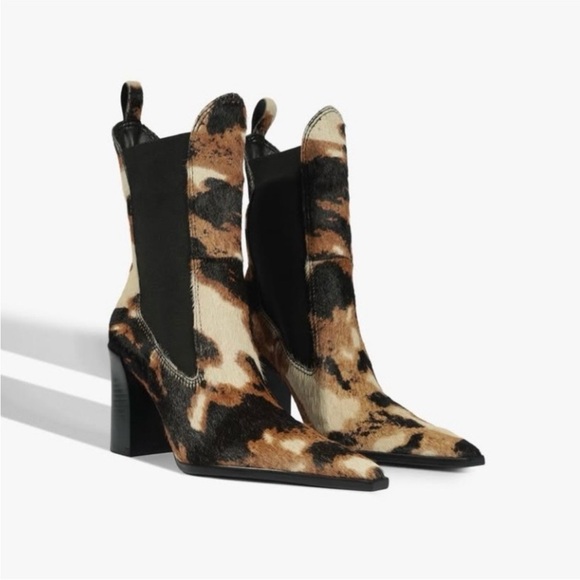 SCHUTZ
BRAND NEW Schutz Raffaela Chelsea
MultiBrown Bootie - Picture 2 of 8